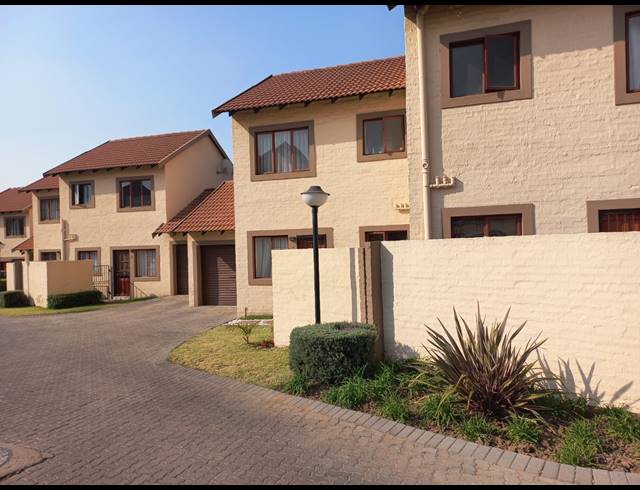 2 BEDROOM DUPLEX RENTED IN NOORDWYK
